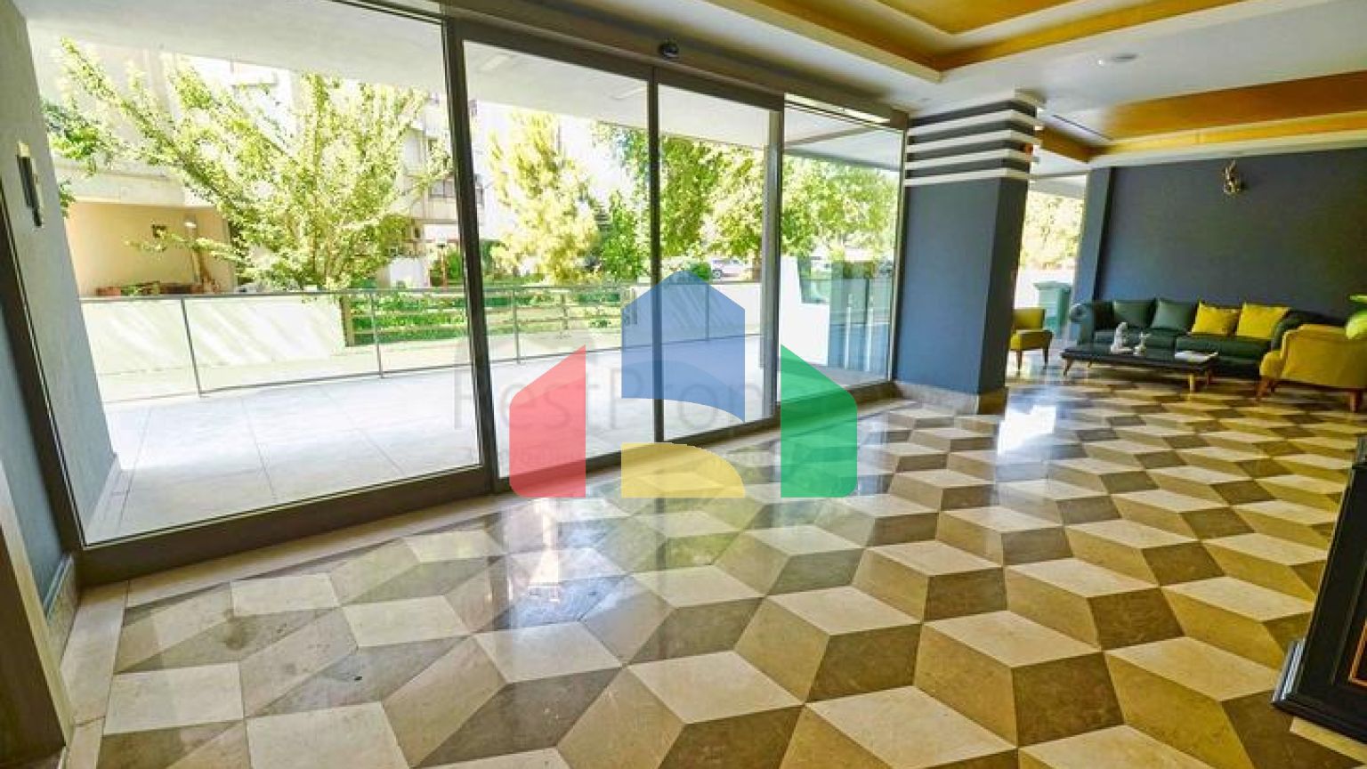 Квартира планування 5 + 1 в мікрорайоні Лара - Анталія