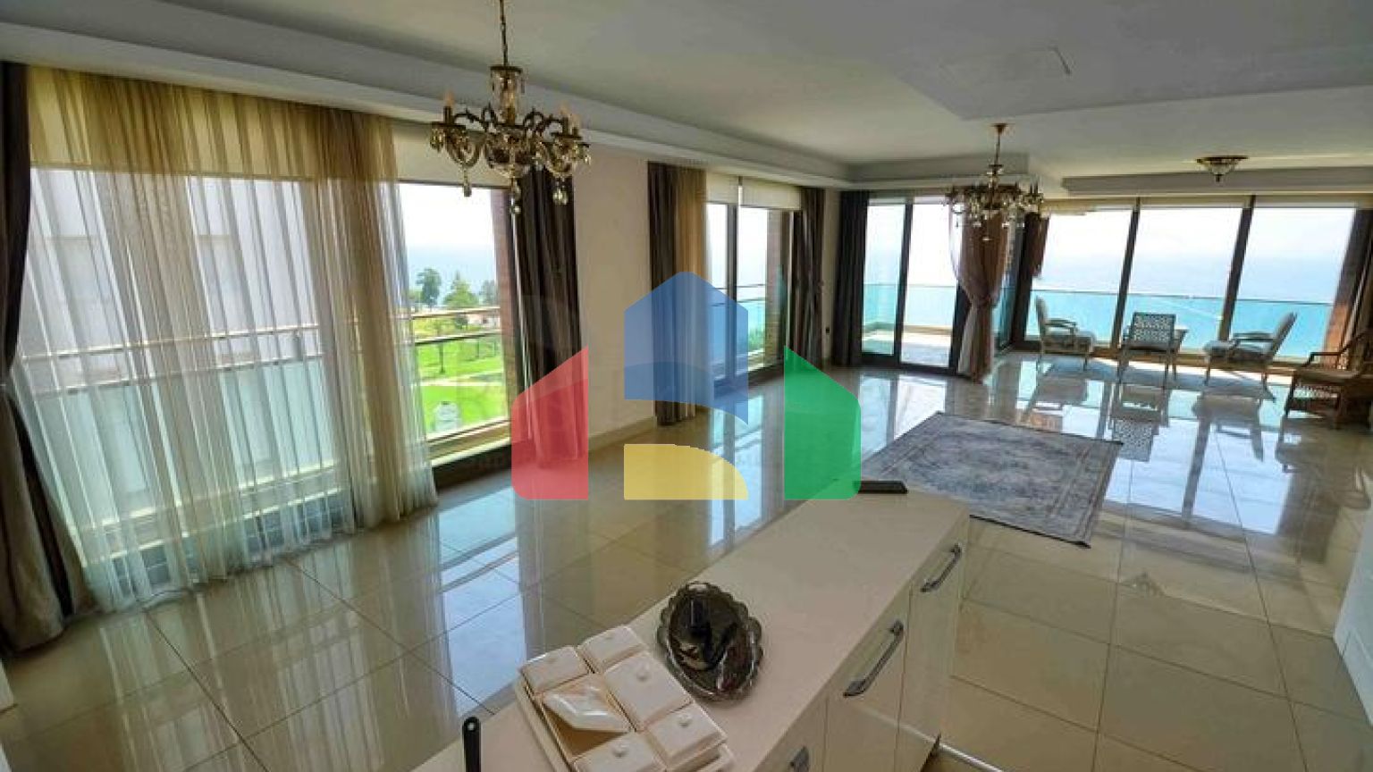 Квартира планування 5 + 1 в мікрорайоні Лара - Анталія