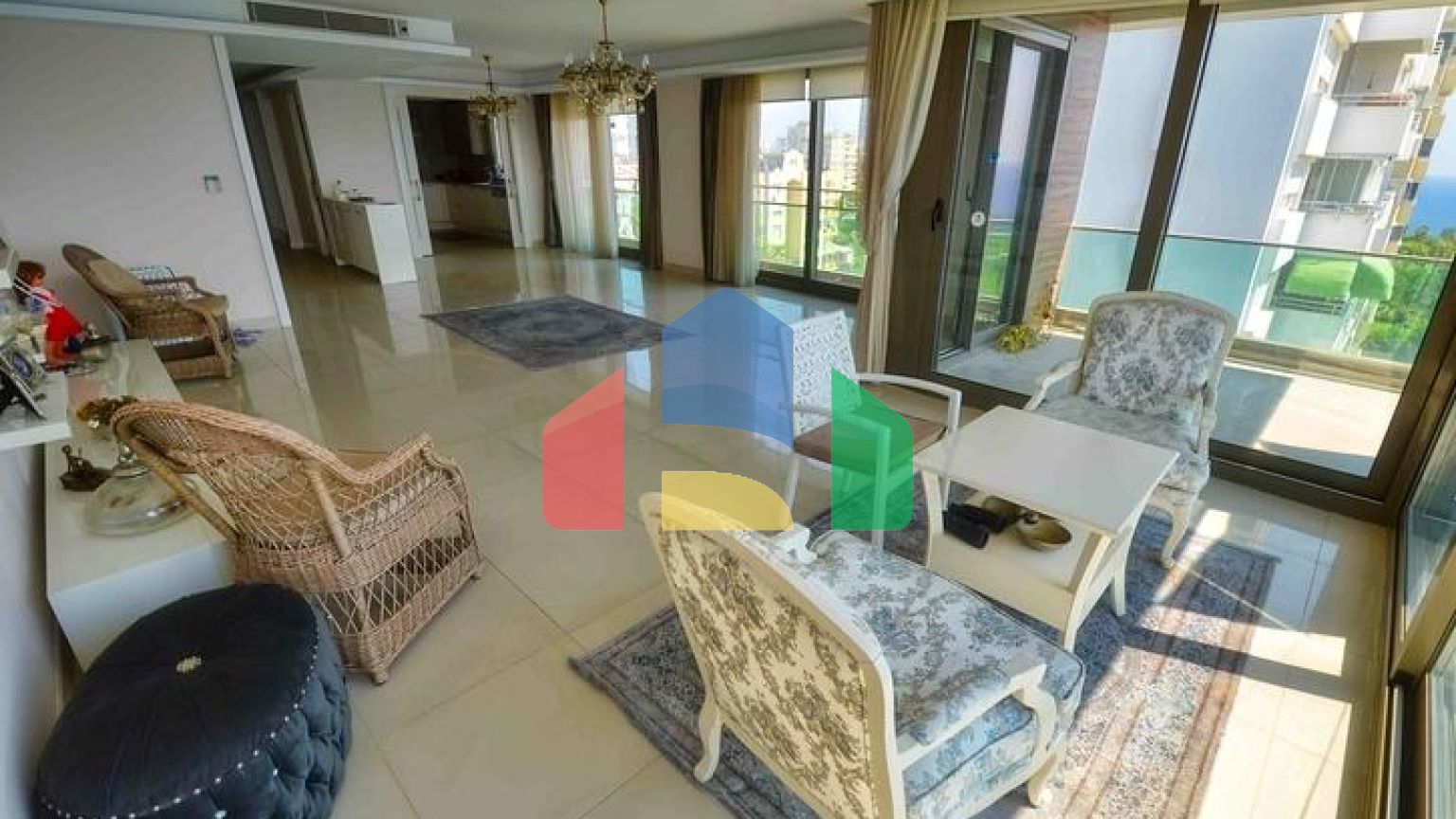 Квартира планування 5 + 1 в мікрорайоні Лара - Анталія