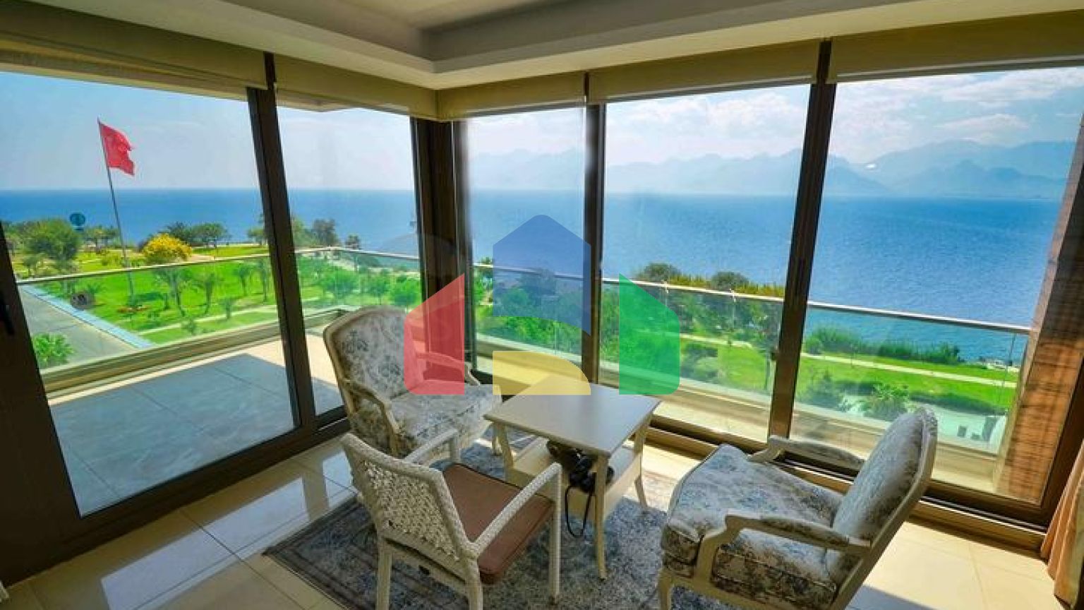 Квартира планування 5 + 1 в мікрорайоні Лара - Анталія