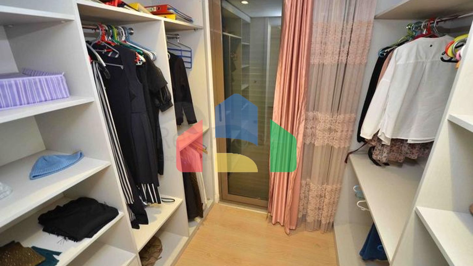 Квартира планування 5 + 1 в мікрорайоні Лара - Анталія