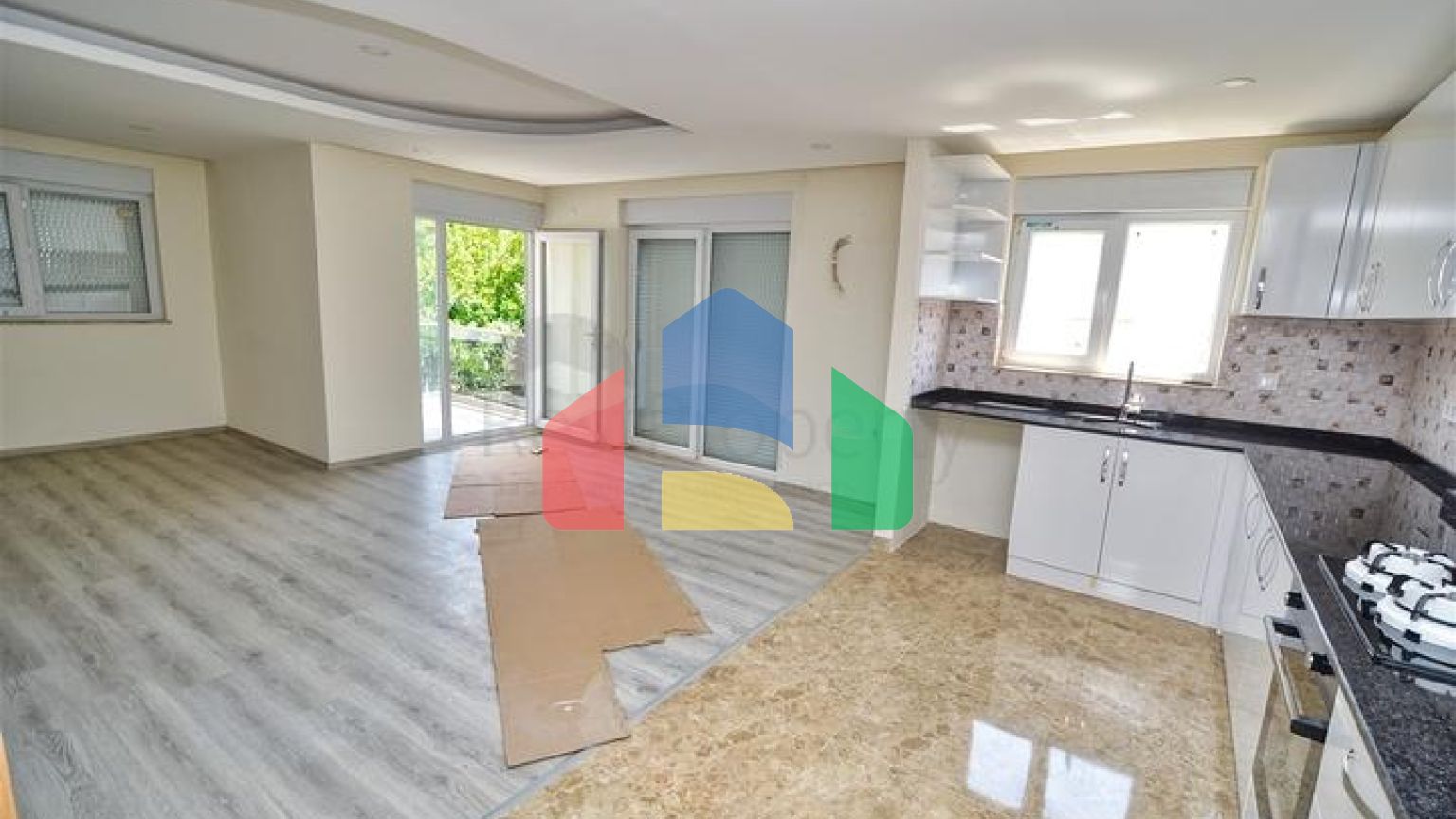 Квартира планировки 3+1 дуплекс в микрорайоне Гузельоба - Анталия