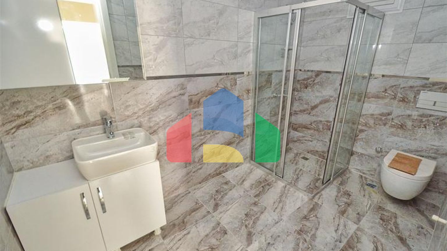 Квартира планировки 3+1 дуплекс в микрорайоне Гузельоба - Анталия