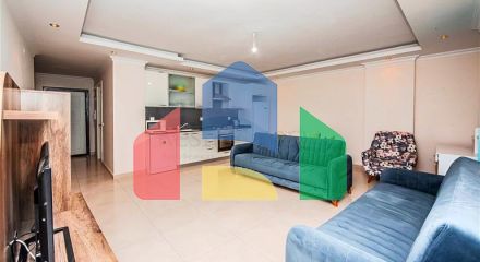 Затишна мебльована квартира з багатою інфраструктурою в мальовничому районі Авсаллар