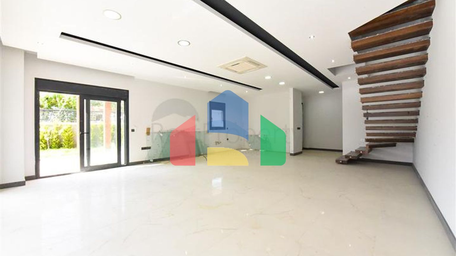 Вілла 4 + 1 для великої родини