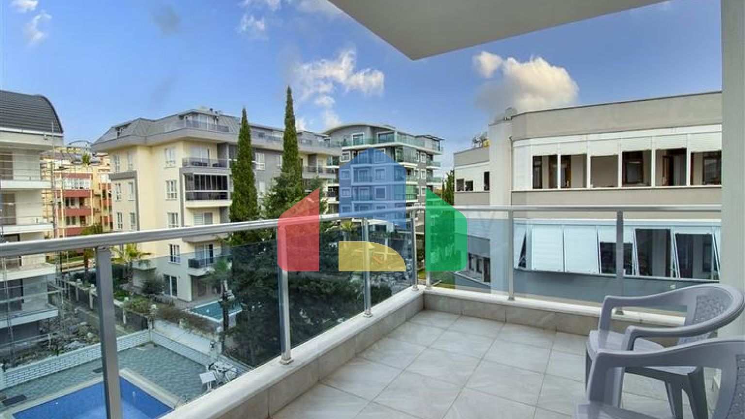 Трехкомнатная квартира в районе Авсаллар