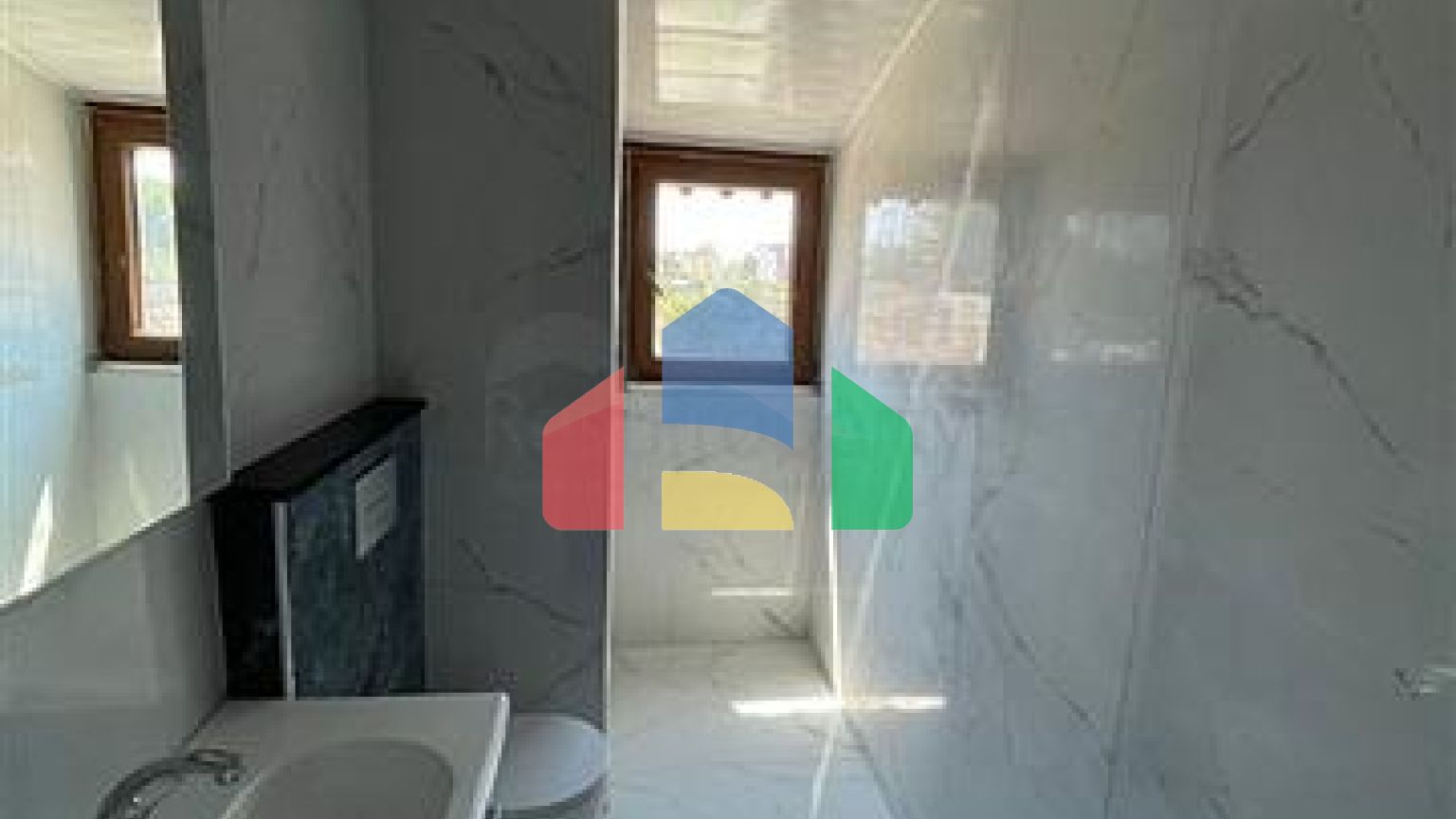 П'ятикімнатний пентхаус в Авсалларі з видом на море