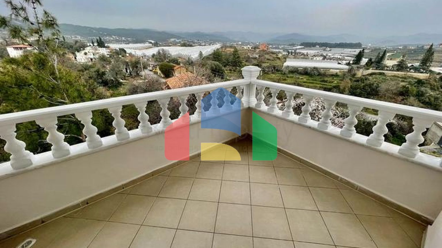 Просторий пентхаус 3 + 1 в районі Авсаллар