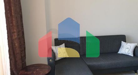 Меблированная двухкомнатная квартира планировки 1+1