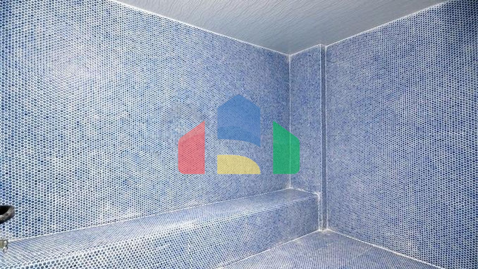 Меблированная двухкомнатная квартира планировки 1+1