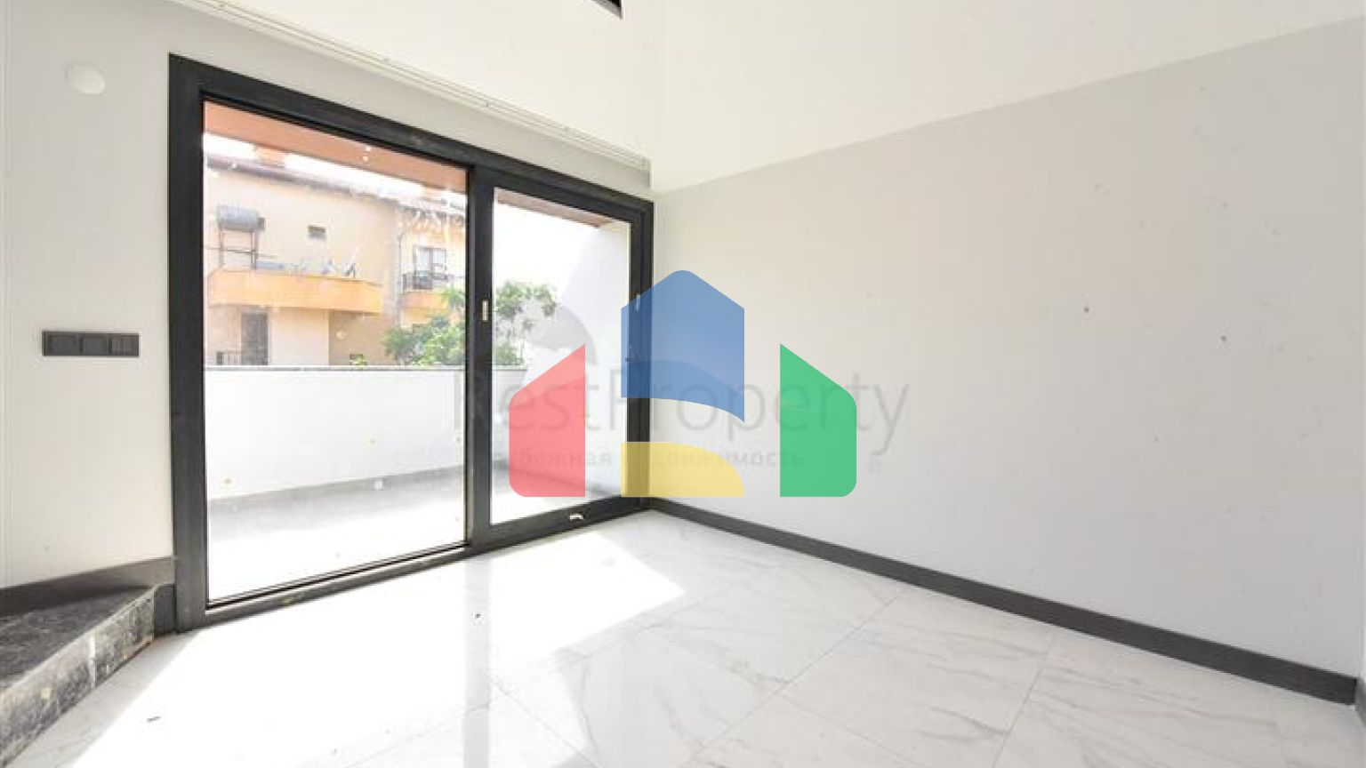 Вілла з басейном в районі Авсаллар