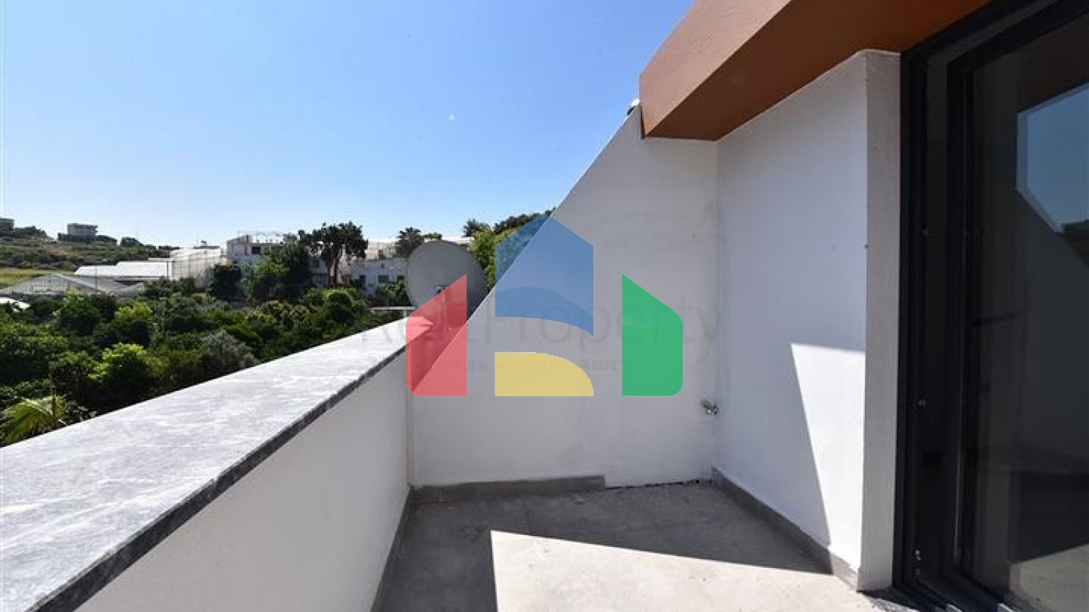 Вілла з басейном в районі Авсаллар