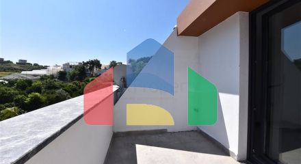 Вілла з басейном в районі Авсаллар