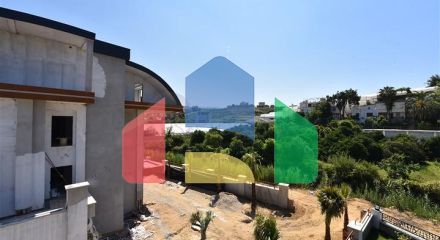 Вілла з басейном в районі Авсаллар