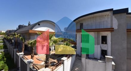 Вілла з басейном в районі Авсаллар