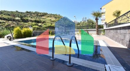 Вілла з басейном в районі Авсаллар