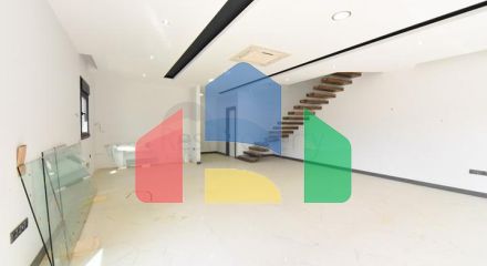 Вілла з басейном в районі Авсаллар