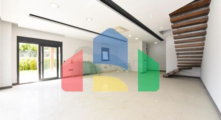 Вілла з басейном в районі Авсаллар