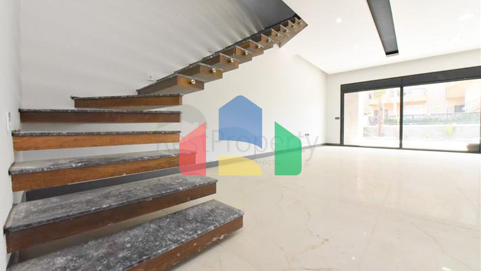 Вілла з басейном в районі Авсаллар