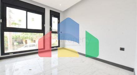 Вілла з басейном в районі Авсаллар