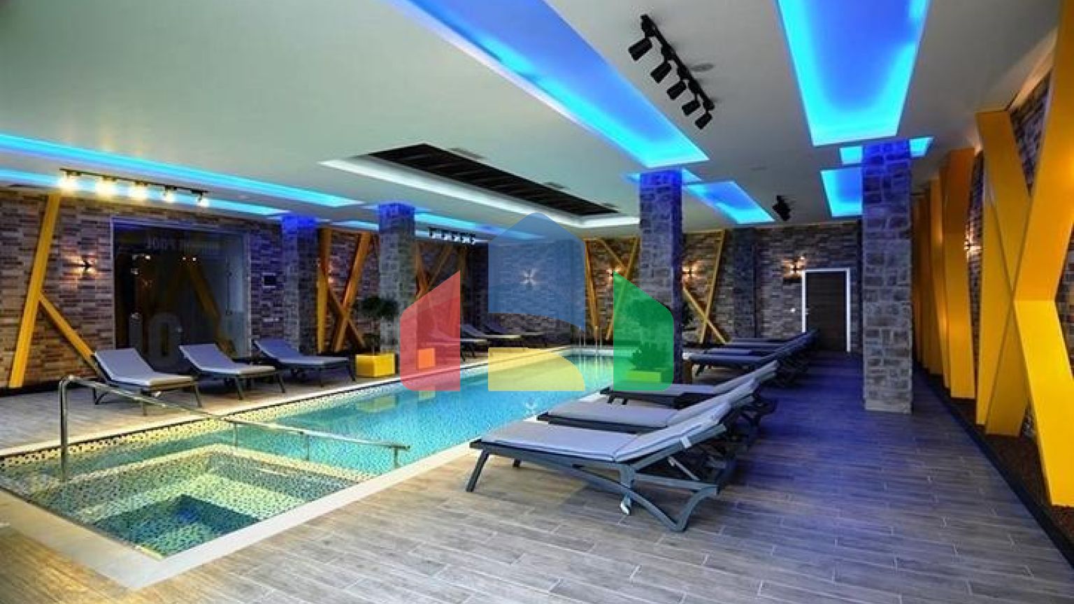 Меблированная трехкомнатная квартира в ЖК с богатой инфраструктурой