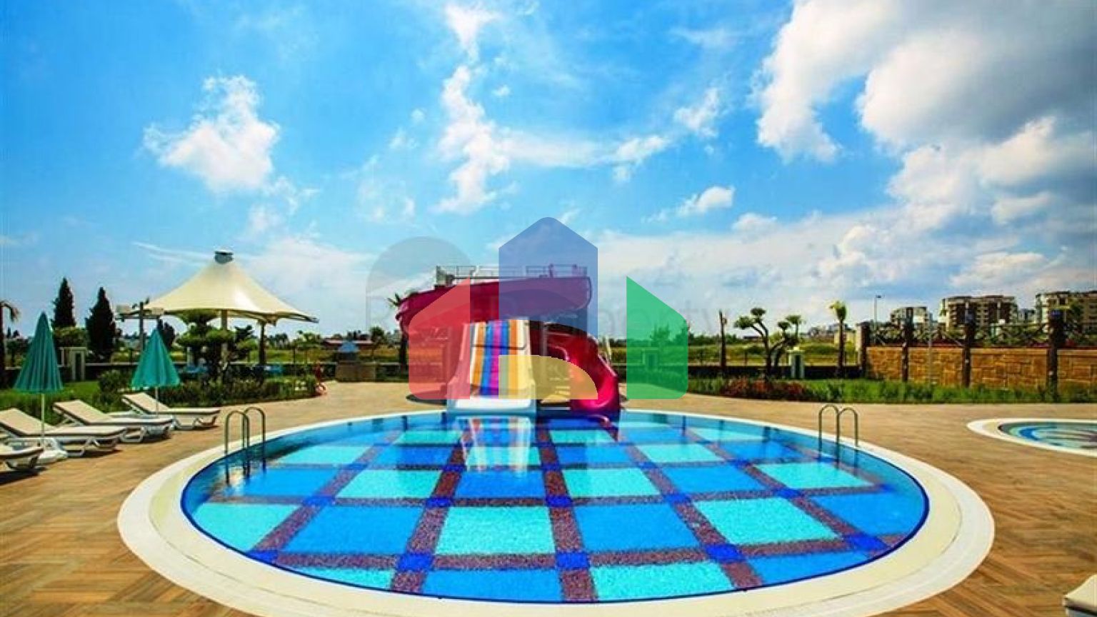 Меблированная трехкомнатная квартира в ЖК с богатой инфраструктурой