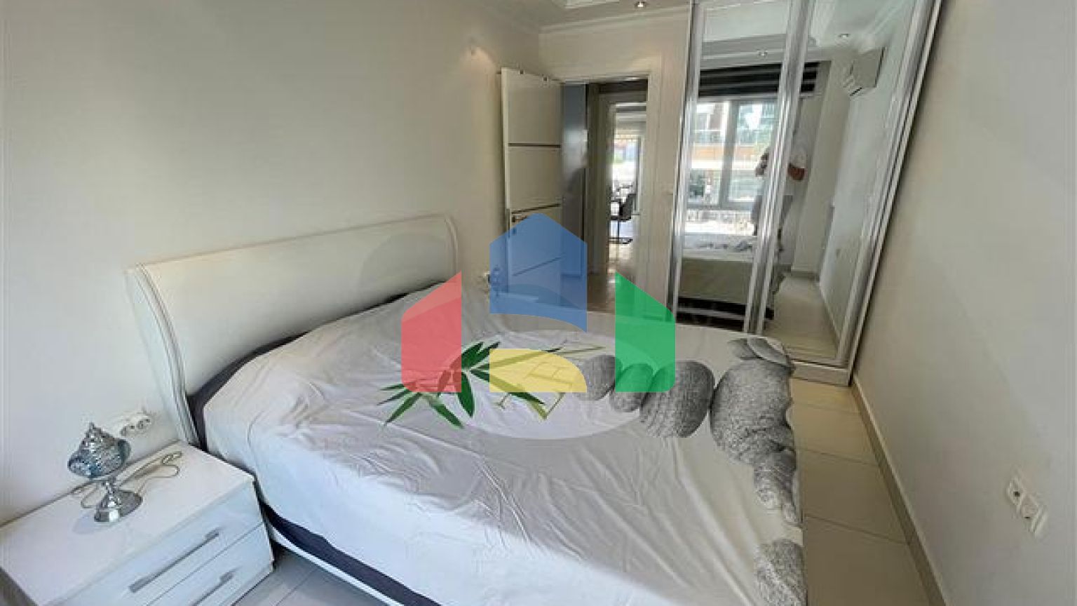 Простора мебльована квартира з курортною інфраструктурою в мальовничому районі Авсаллар