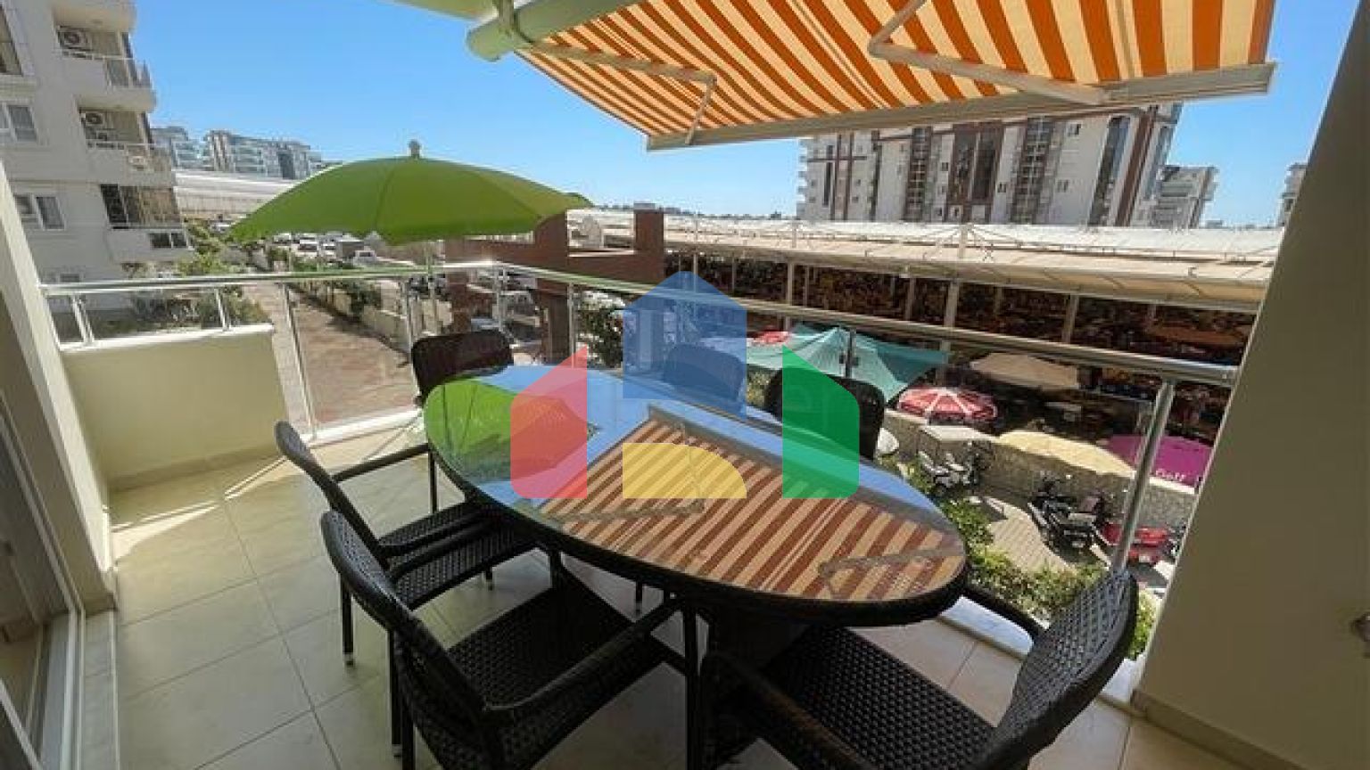 Простора мебльована квартира з курортною інфраструктурою в мальовничому районі Авсаллар