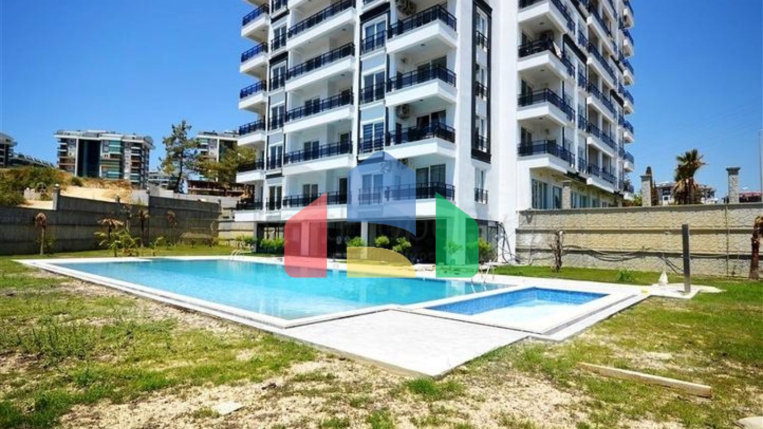 Двухкомнатная квартира в новом доме в районе Авсаллар