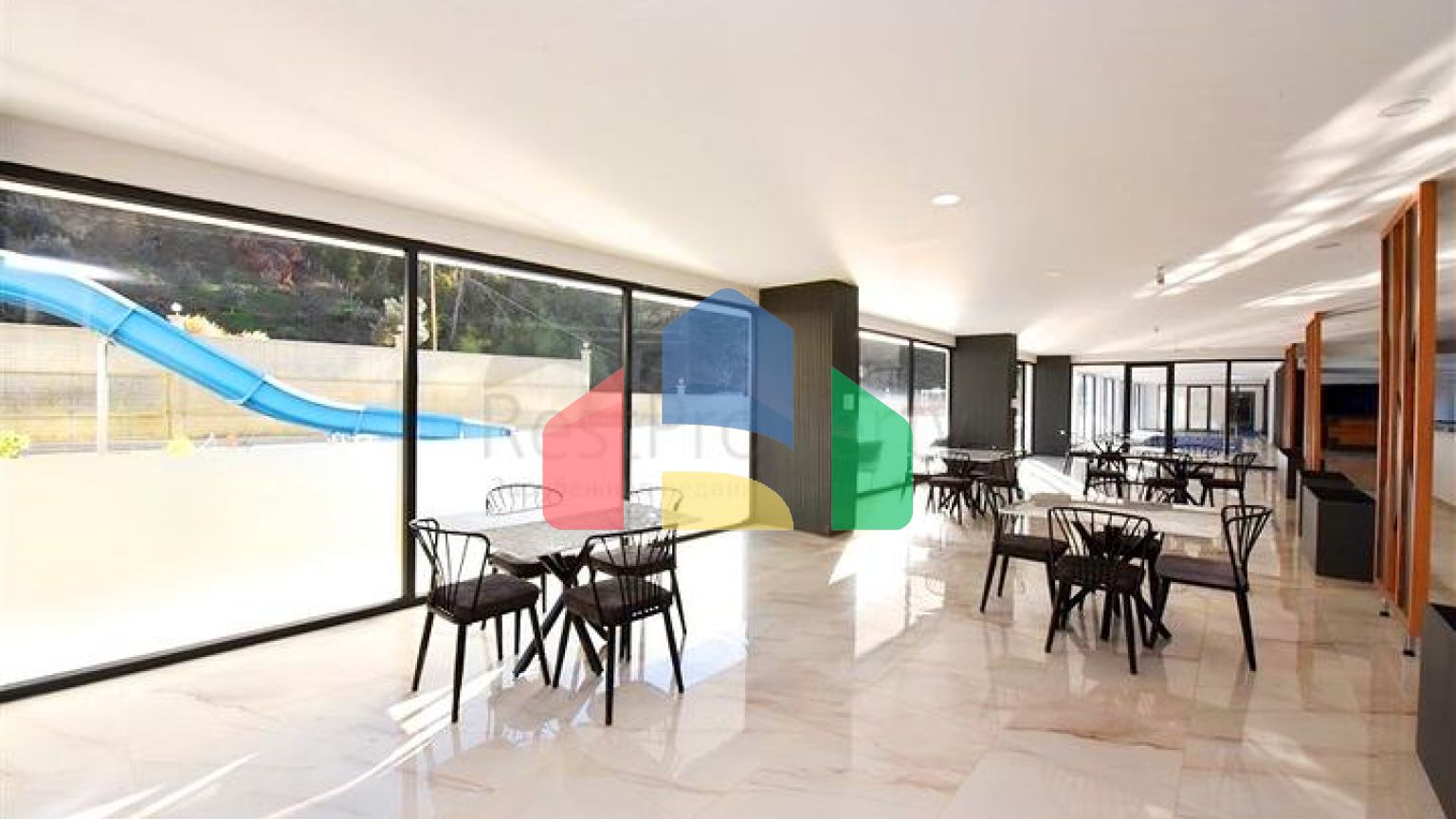 Двокімнатна мебльована квартира в комплексі в сосновому бору