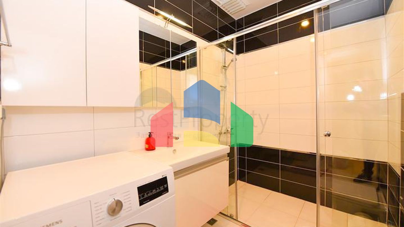 Простора квартира 4 + 1 в районі Авсаллар