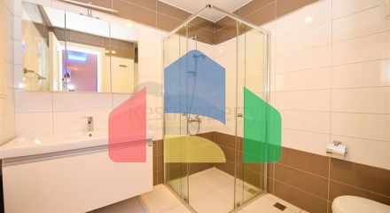 Простора квартира 4 + 1 в районі Авсаллар