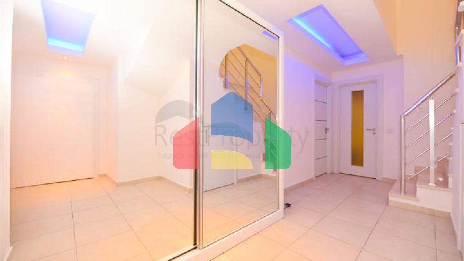 Простора квартира 4 + 1 в районі Авсаллар