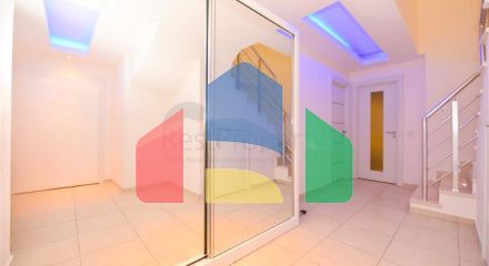 Простора квартира 4 + 1 в районі Авсаллар