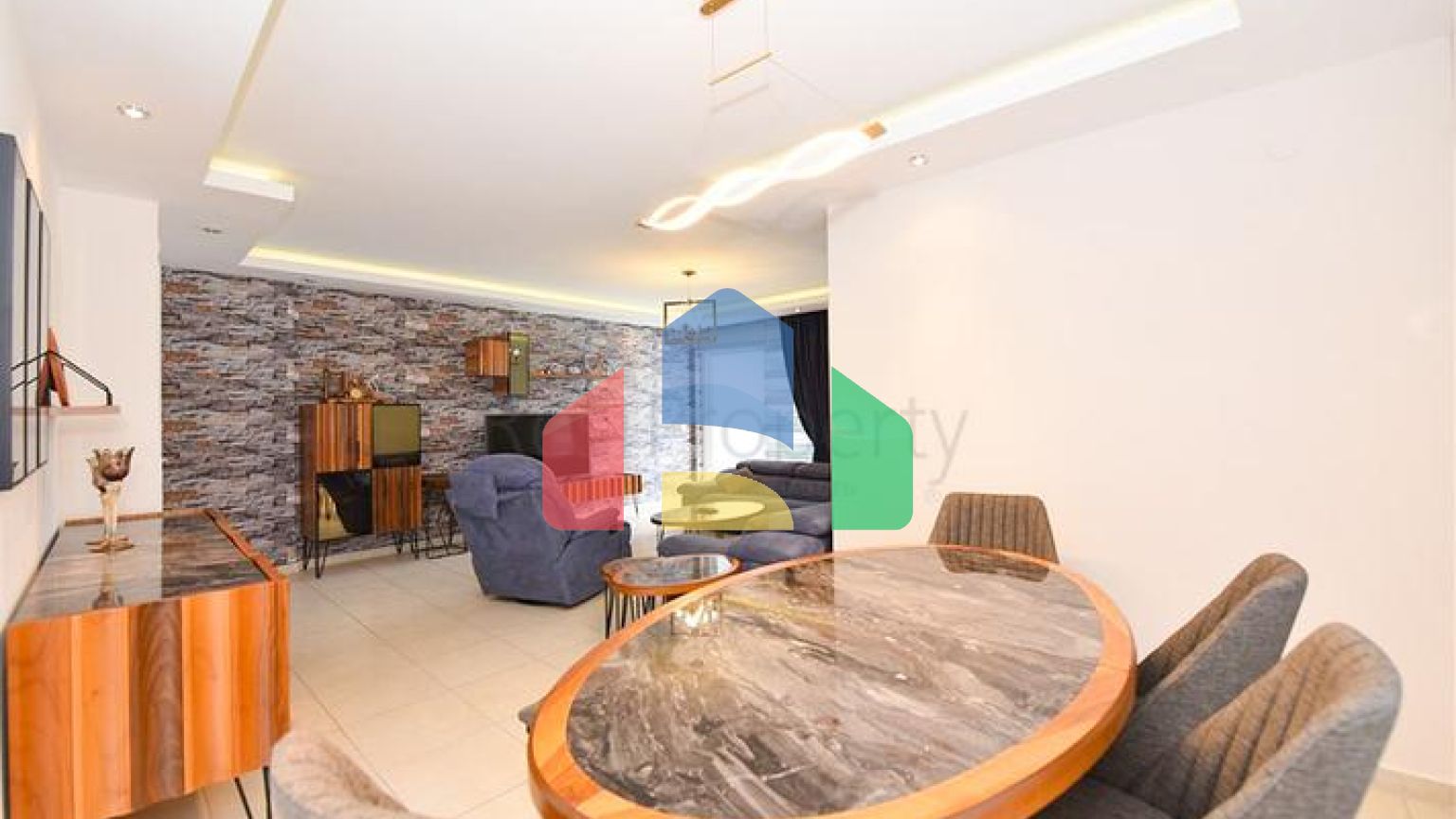 Простора квартира 4 + 1 в районі Авсаллар