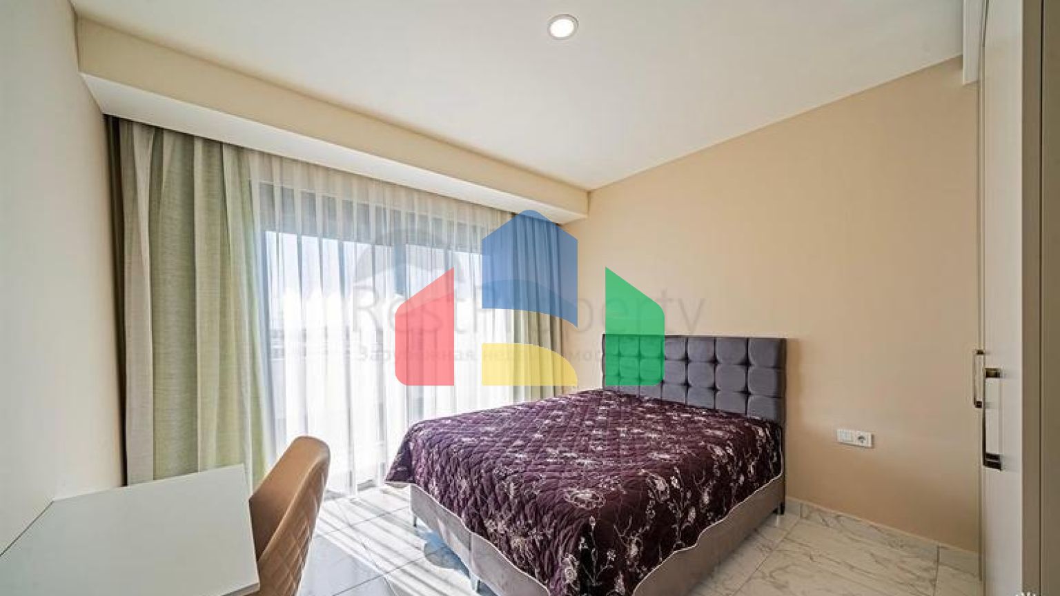 Простора мебльована квартира 3+1 в сучасному житловому комплексі в Авсалларі