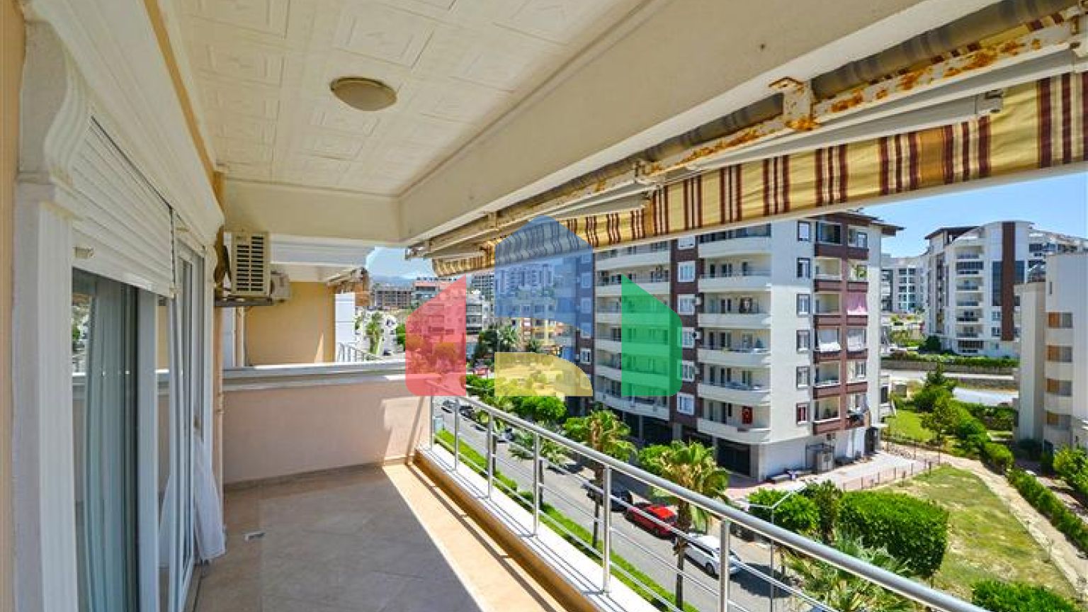 Квартира 2+1 с видом на море в центре Авсаллара