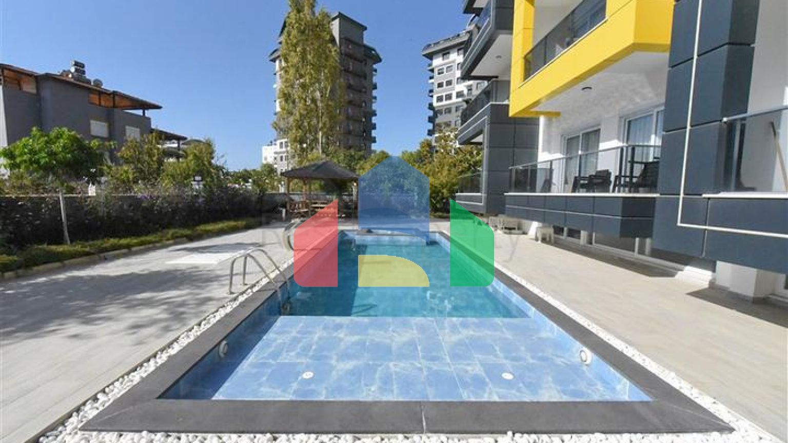 Квартира 1+1 в уютном комплексе в районе Авсаллар