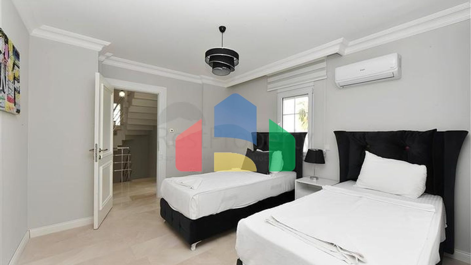 Вилла класса люкс с панорамным видом и полной инфраструктурой в сердце природы