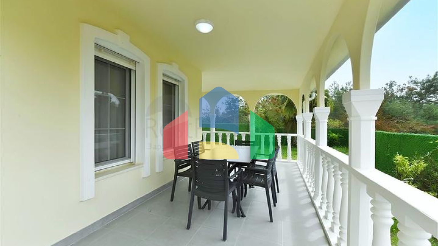 Вилла класса люкс с панорамным видом и полной инфраструктурой в сердце природы