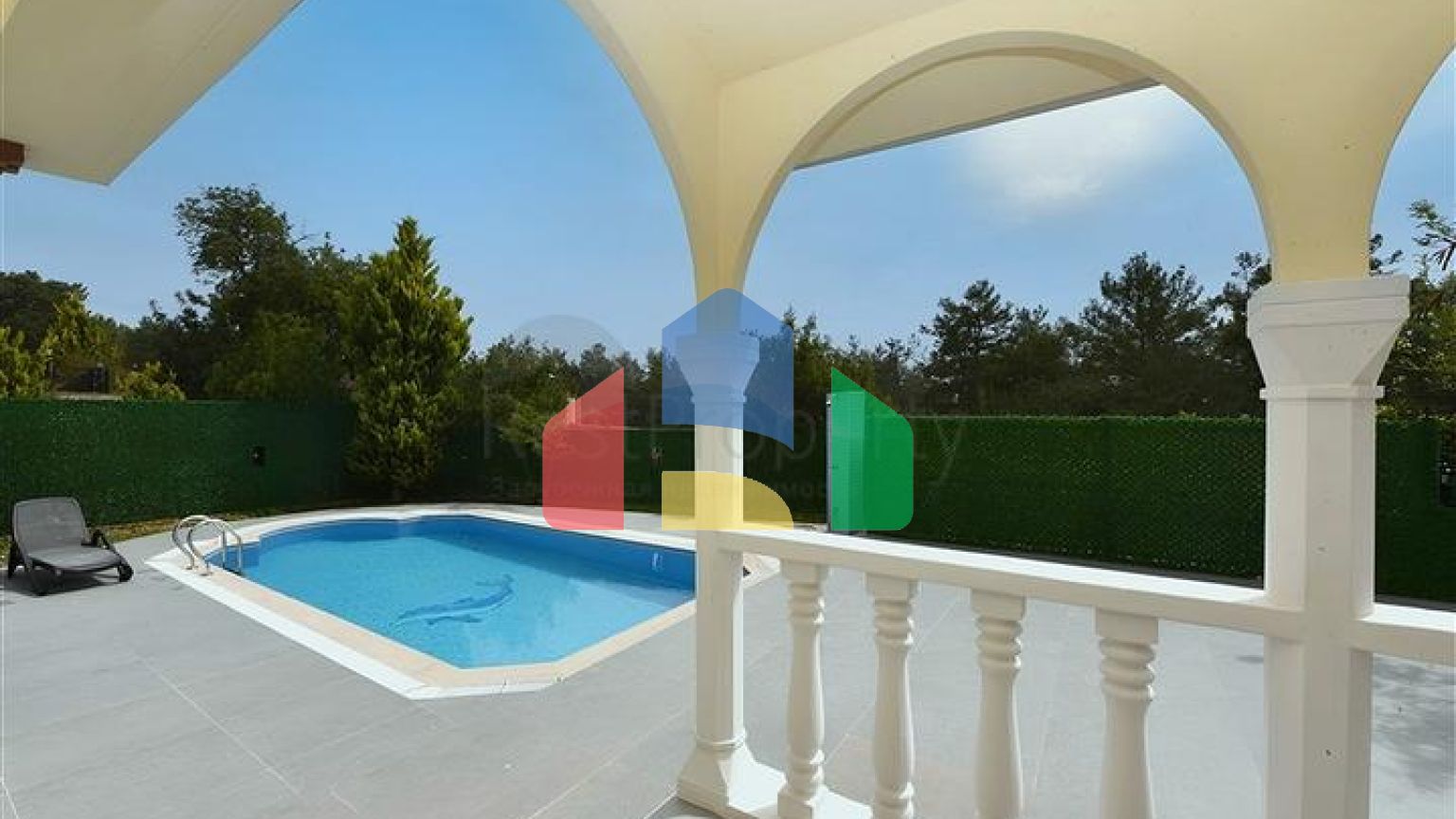 Вилла класса люкс с панорамным видом и полной инфраструктурой в сердце природы