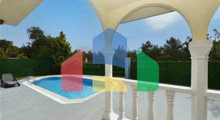 Вилла класса люкс с панорамным видом и полной инфраструктурой в сердце природы