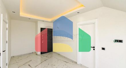 Трехкомнатный пентхаус с видом на хвойные леса и Средиземное море