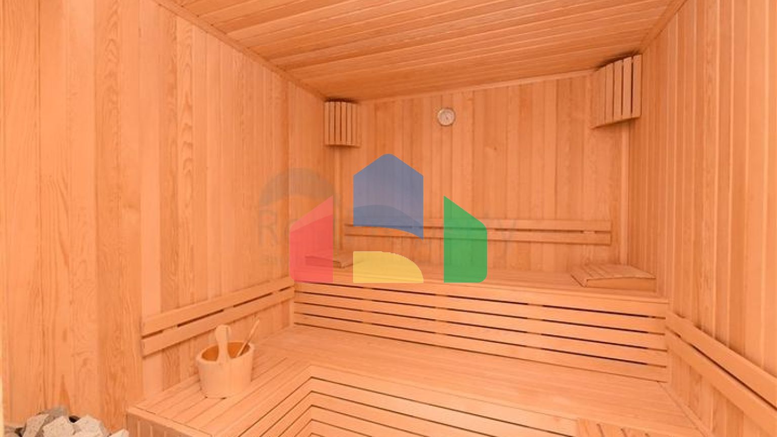 Трехкомнатный пентхаус с видом на хвойные леса и Средиземное море