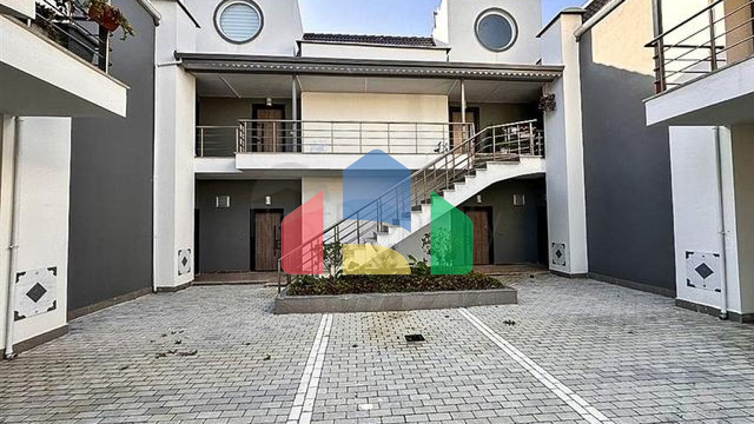 Дублекс 3+1 в малоповерховому ЖК в 150 м від моря