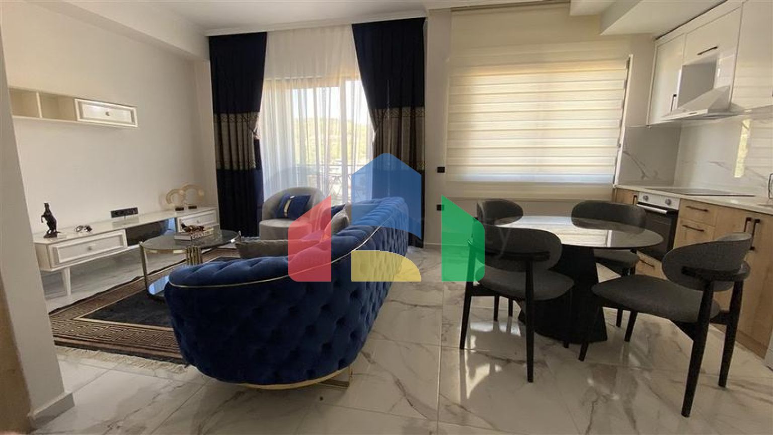 Мебльований пентхаус 2 + 1 в Авсалларі