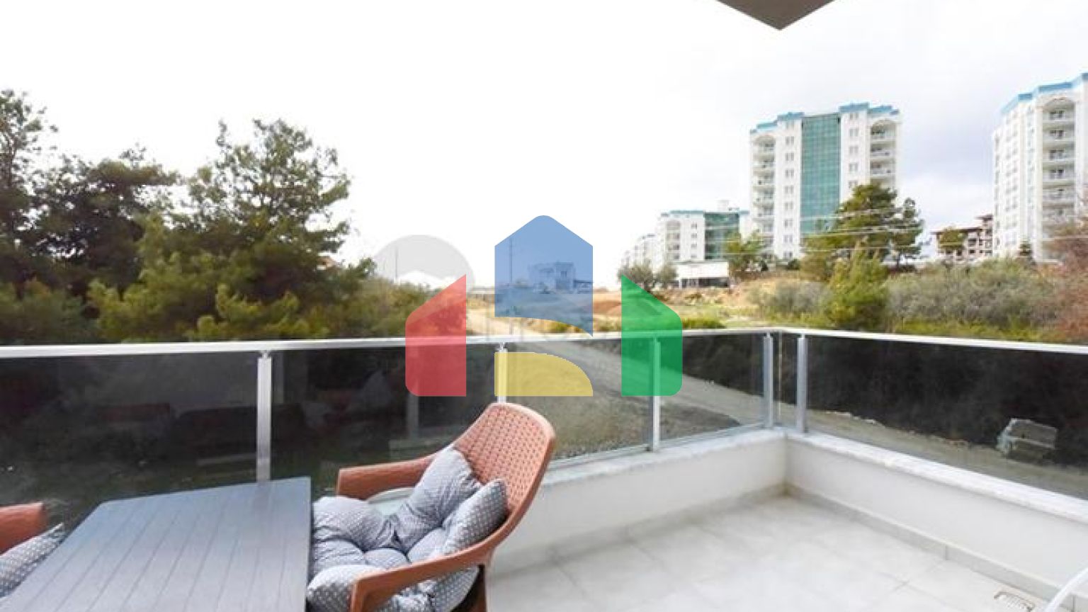 Квартира від власника плануванням 1 + 1 в районі Авсаллар