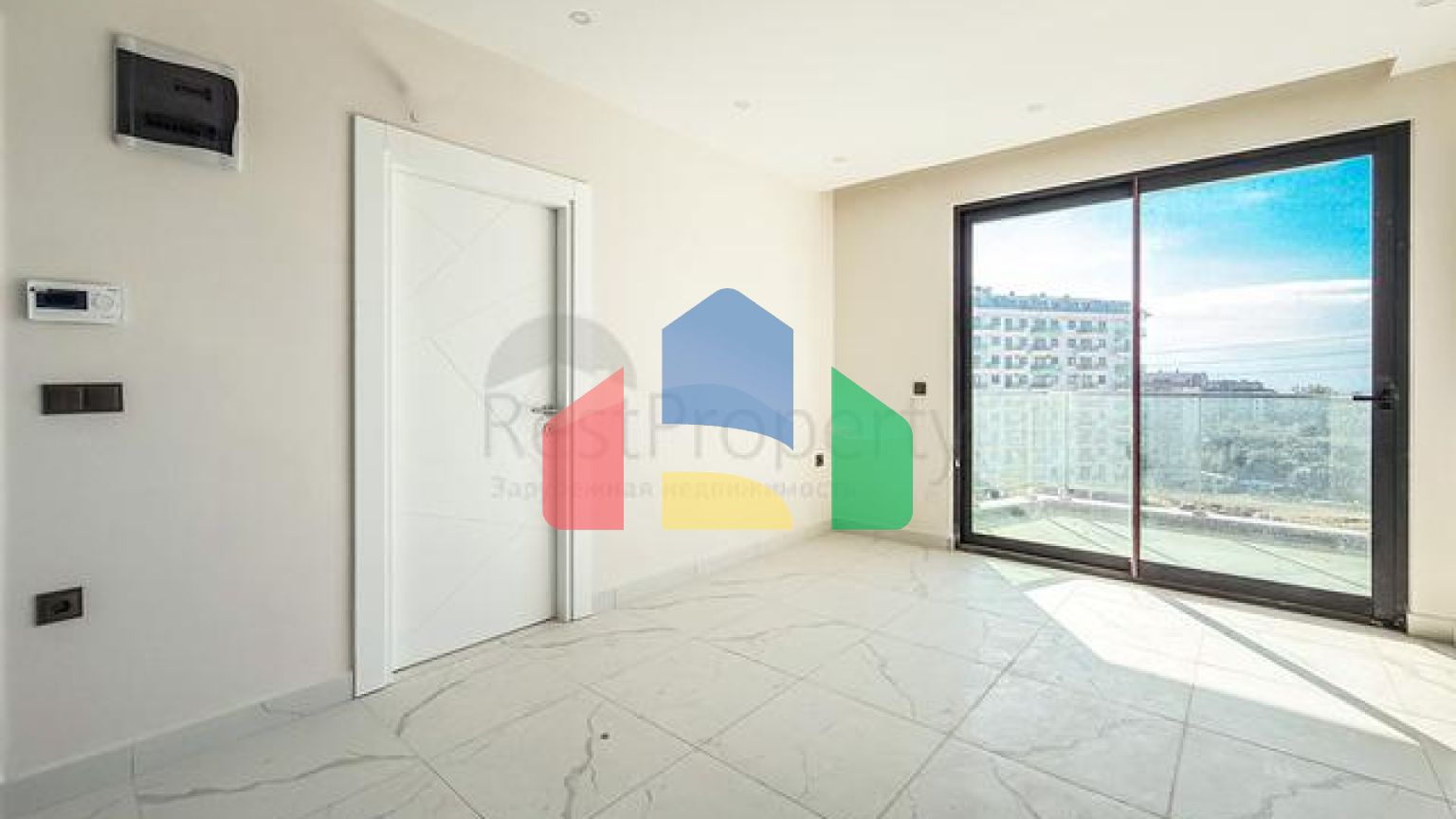 Светлая квартира 1+1 в комплексе с развитой инфраструктурой