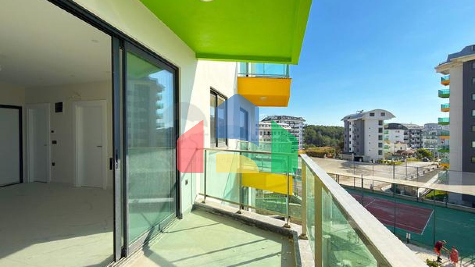 Светлая квартира 1+1 в комплексе с развитой инфраструктурой