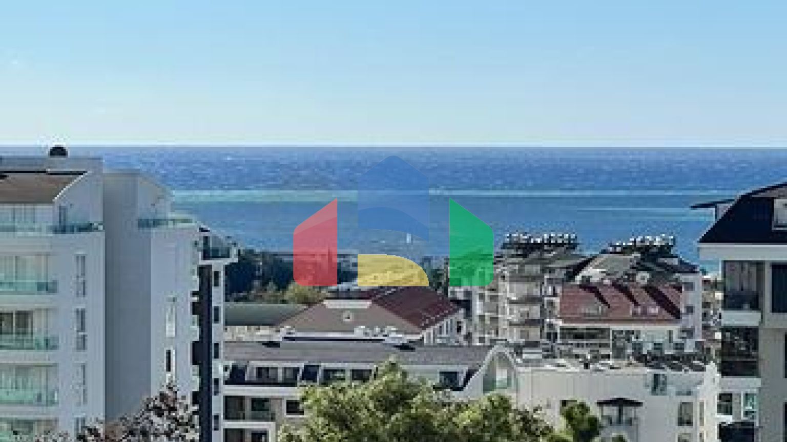 Современная квартира с полной инфраструктурой в Авсалларе